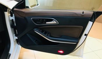 Mercedes Benz CLA full