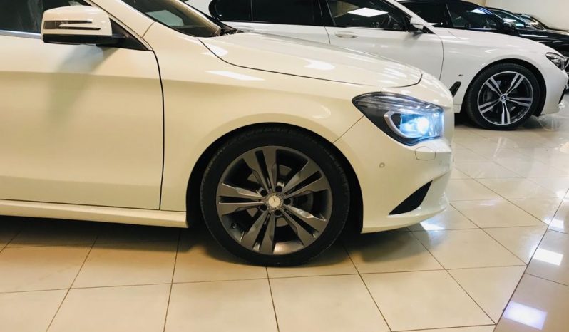 Mercedes Benz CLA full