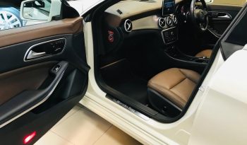 Mercedes Benz CLA full